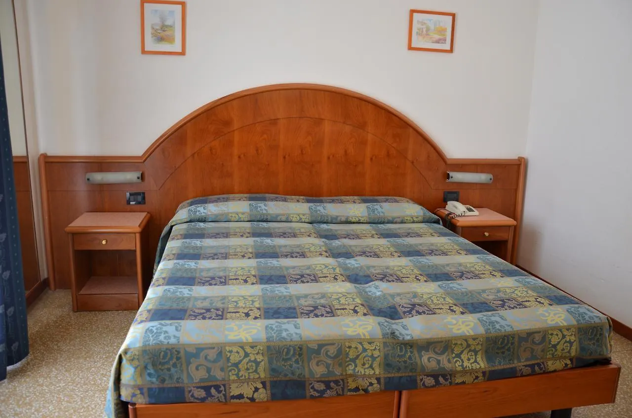 Hotel Lorenzo Celle Ligure