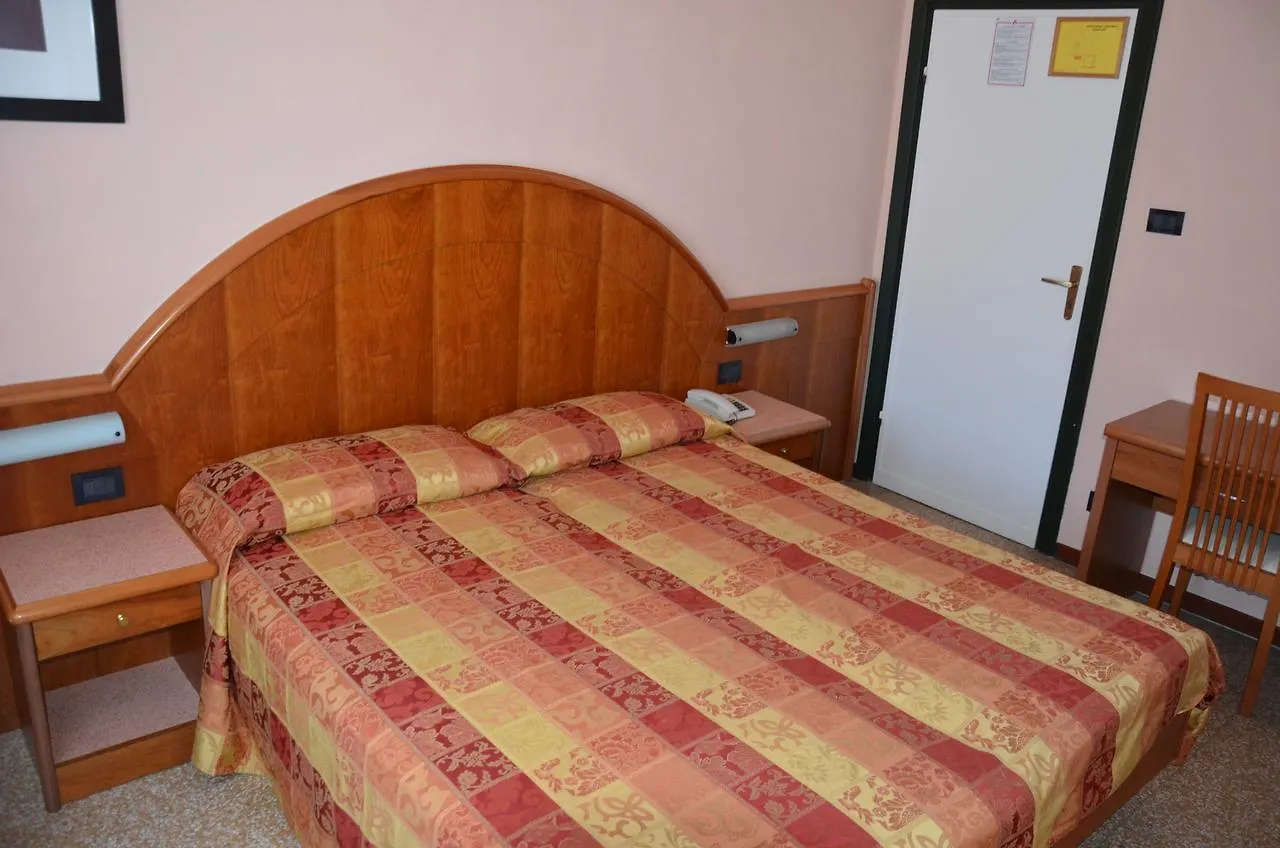 Hotel Lorenzo Celle Ligure Italia