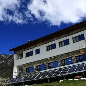  Hotel Rifugio Roberto Bignami Italia